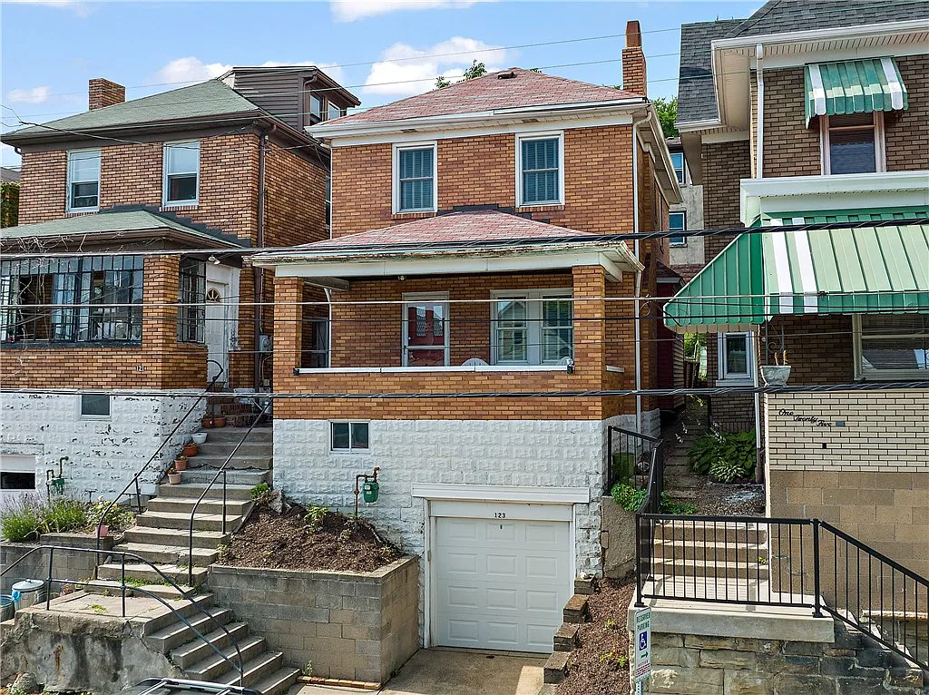123 Kathleen St photo 1