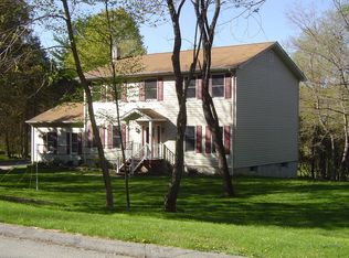 42 Connelly Dr, Staatsburg, NY 12580