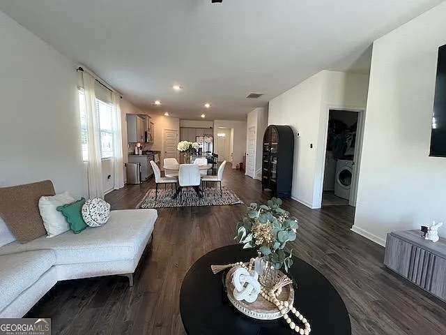 137 Grafton St — Photo 9