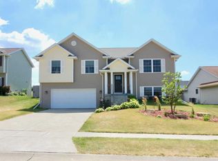 4505 Palm Dr, Bettendorf, IA 52722