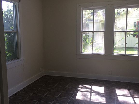 2nd image of 1103 E Main St