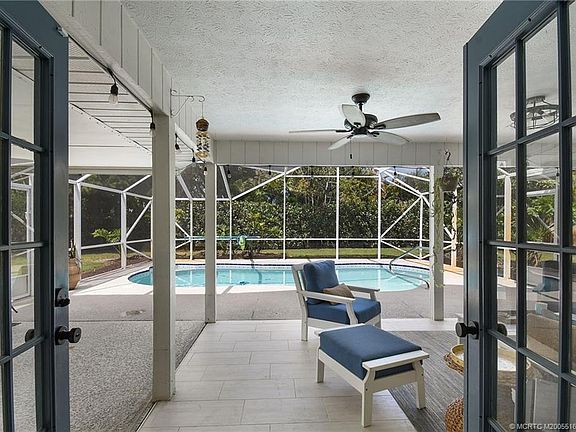 5th image of 352 SW Ridge Ln