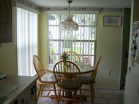 Eat In Kitchen