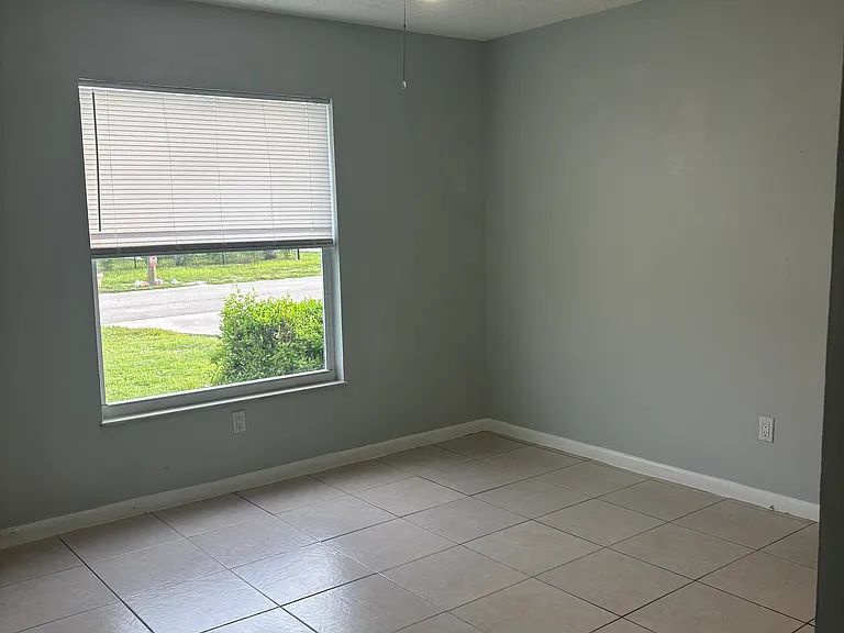 5235 SE Primrose Way — Photo 8