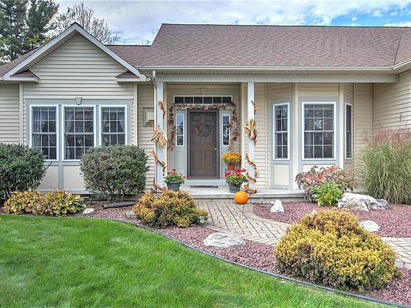 3rd image of 8477 Wayfarer Dr