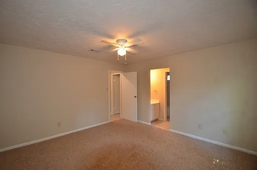 56 Fallshire Dr — Photo 10