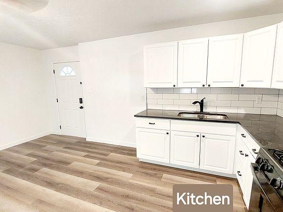 3rd image of 715 E Parker Ln #4