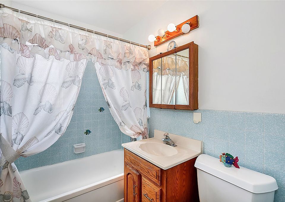 1st image of 2065 Burroughs St