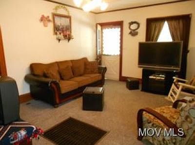 4th image of 4413 9th Ave