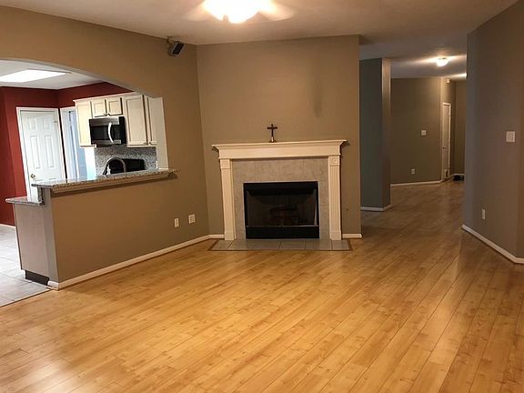 3rd image of 2726 Glencullen Ln