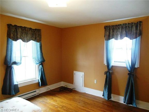 4th image of 611 River St