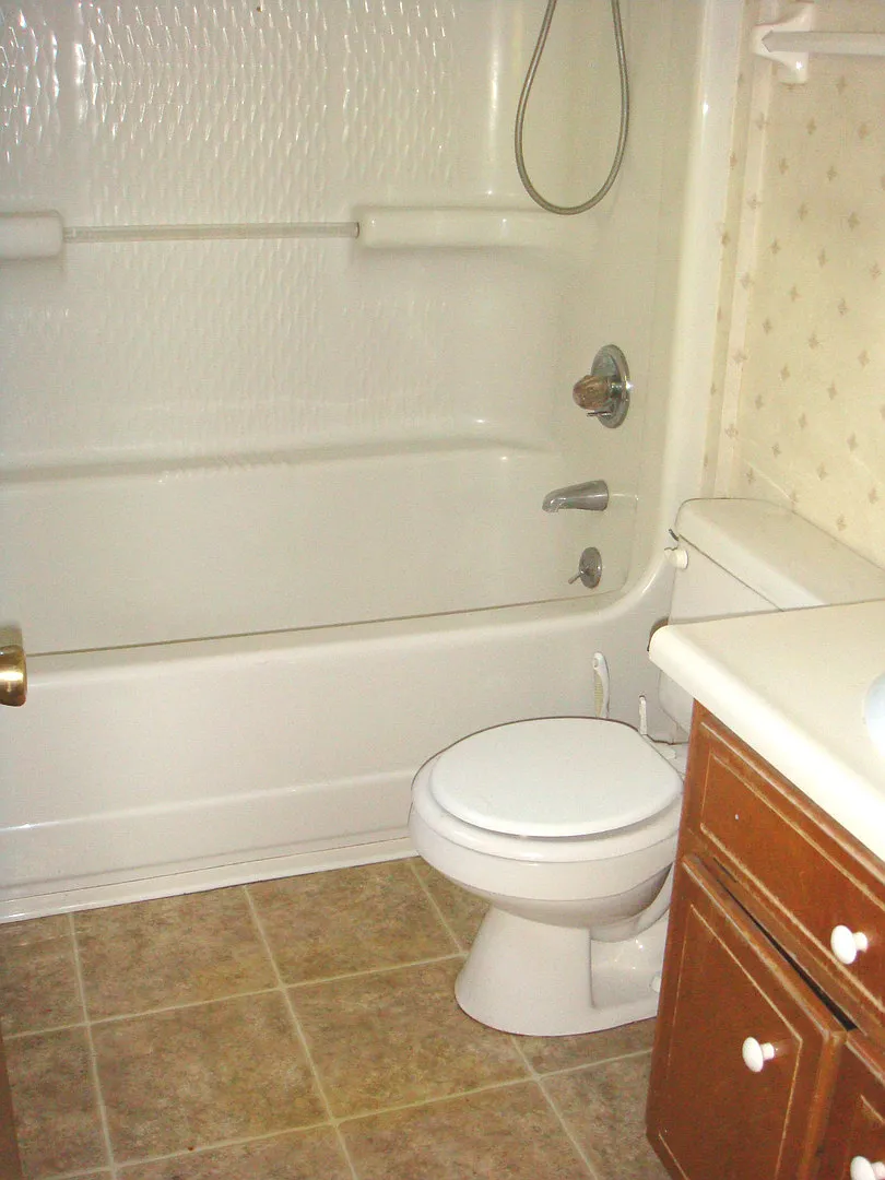 2 Bedroom, 2 Bath Condo — Photo 4