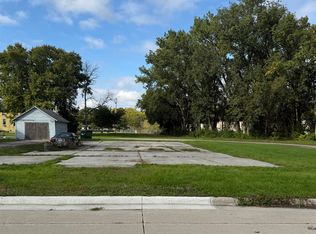 N Madison Ave, Mason City, IA 50401
