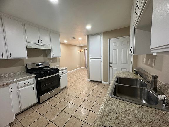 5th image of 10400 Shahaptain Ave