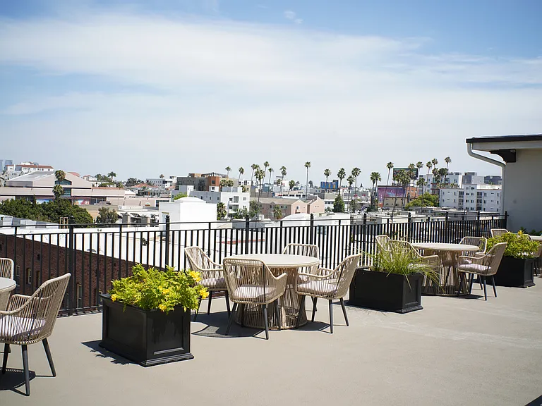 856 Gramercy Drive — Photo 3