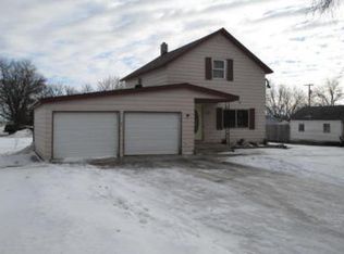 301 3rd St S, Fairmount, ND 58030