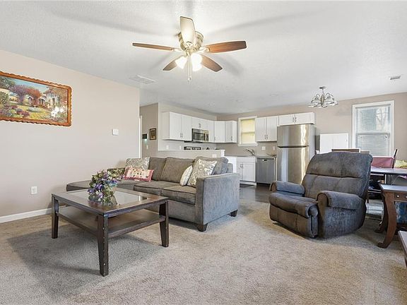 5th image of 1005 NE 46th St