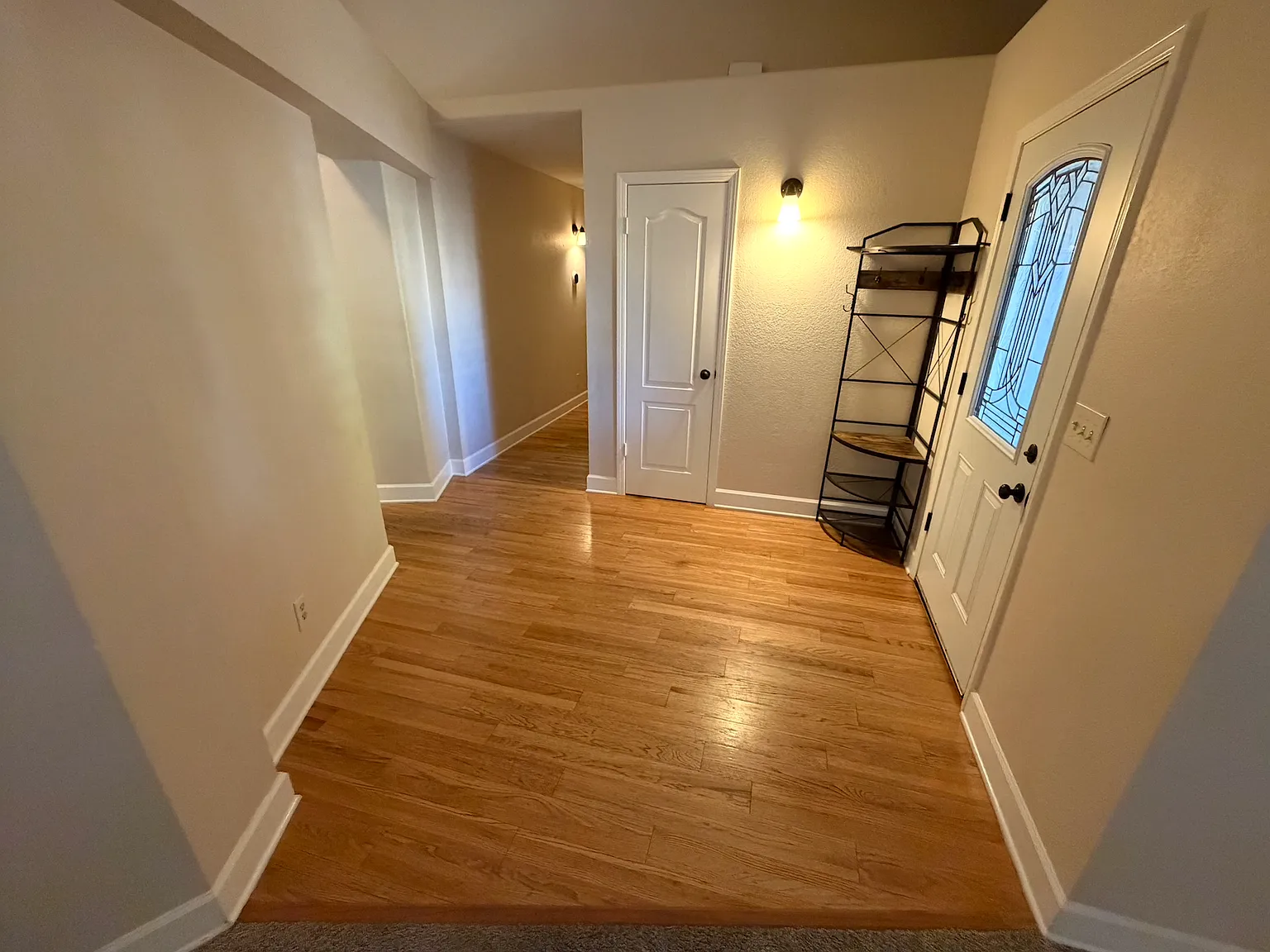 3 bed, 1636 sqft, $3,000 — Photo 3