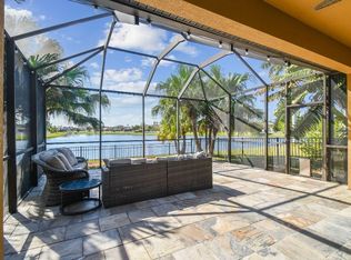 1820 Raven Glen Dr, Ruskin, FL 33570