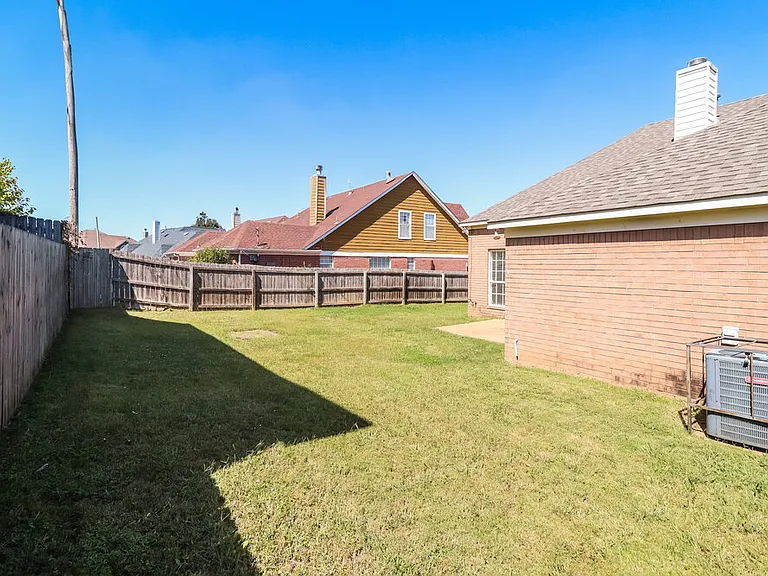 4011 Chesapeake Way — Photo 16