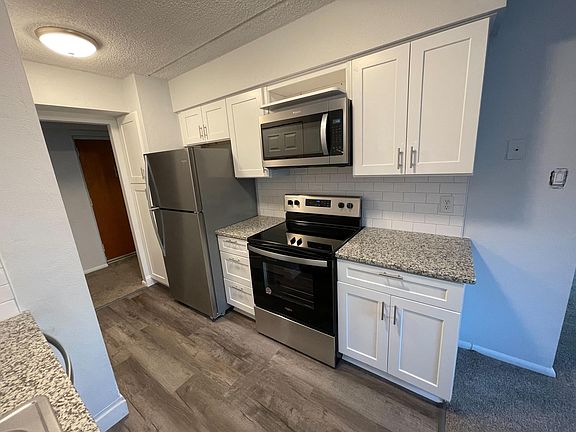 2nd image of 600 Campbell Cir Unit 5