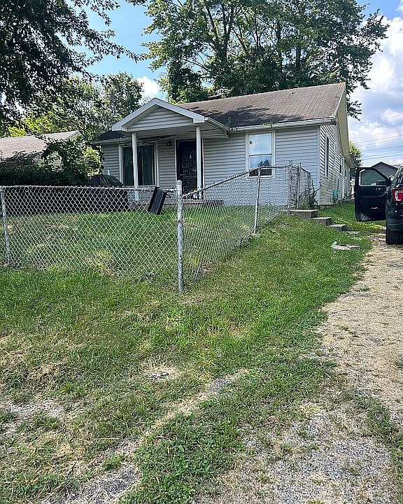 1st image of 1009 Beech St