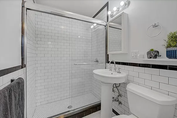 Rented by Outpost Brokerage LLC | media 41