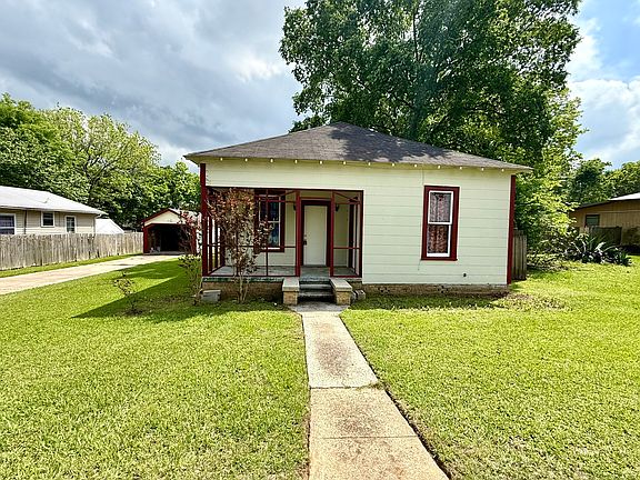 2nd image of 205 Lake St