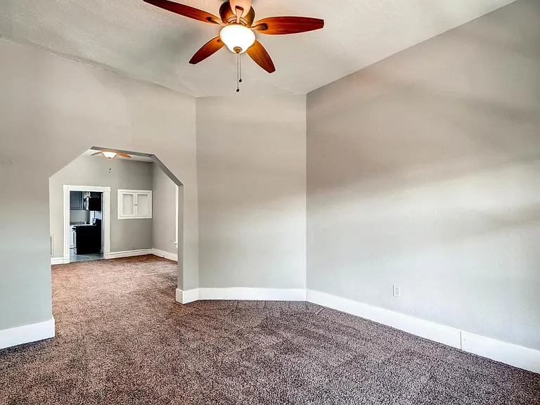 3225 N Marion St — Photo 2