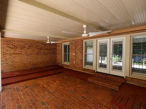 3rd image of 6578 Luxembourg Cir