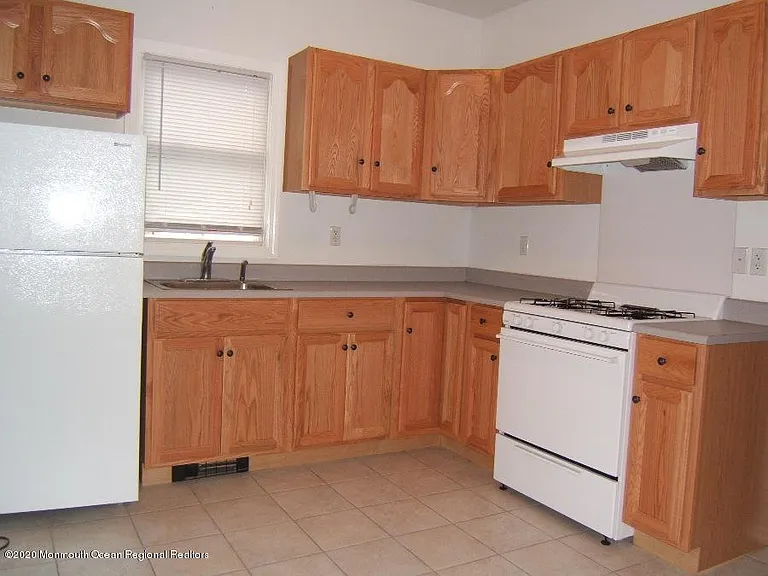59 Waterwitch Ave #B — Photo 3