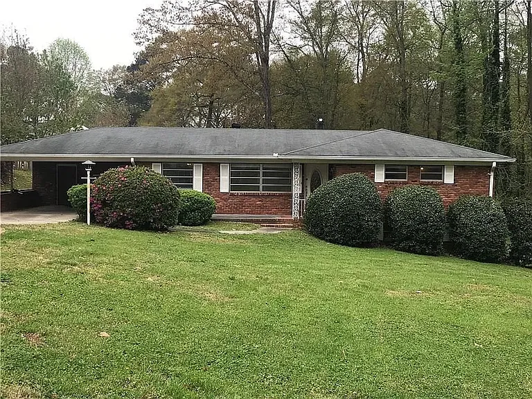 805 Flagler Cir SE — Photo 2