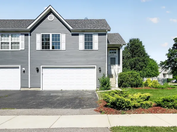 440 Newport Cir, Oswego, IL 60543