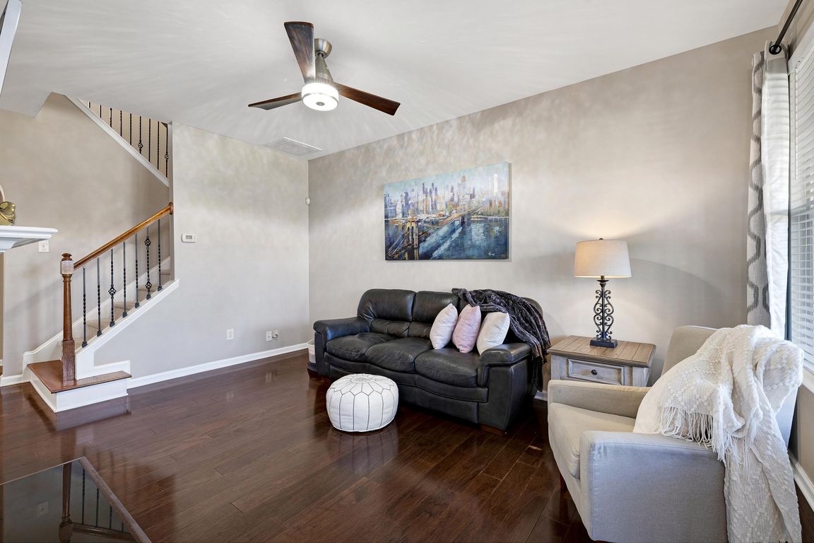 next background image