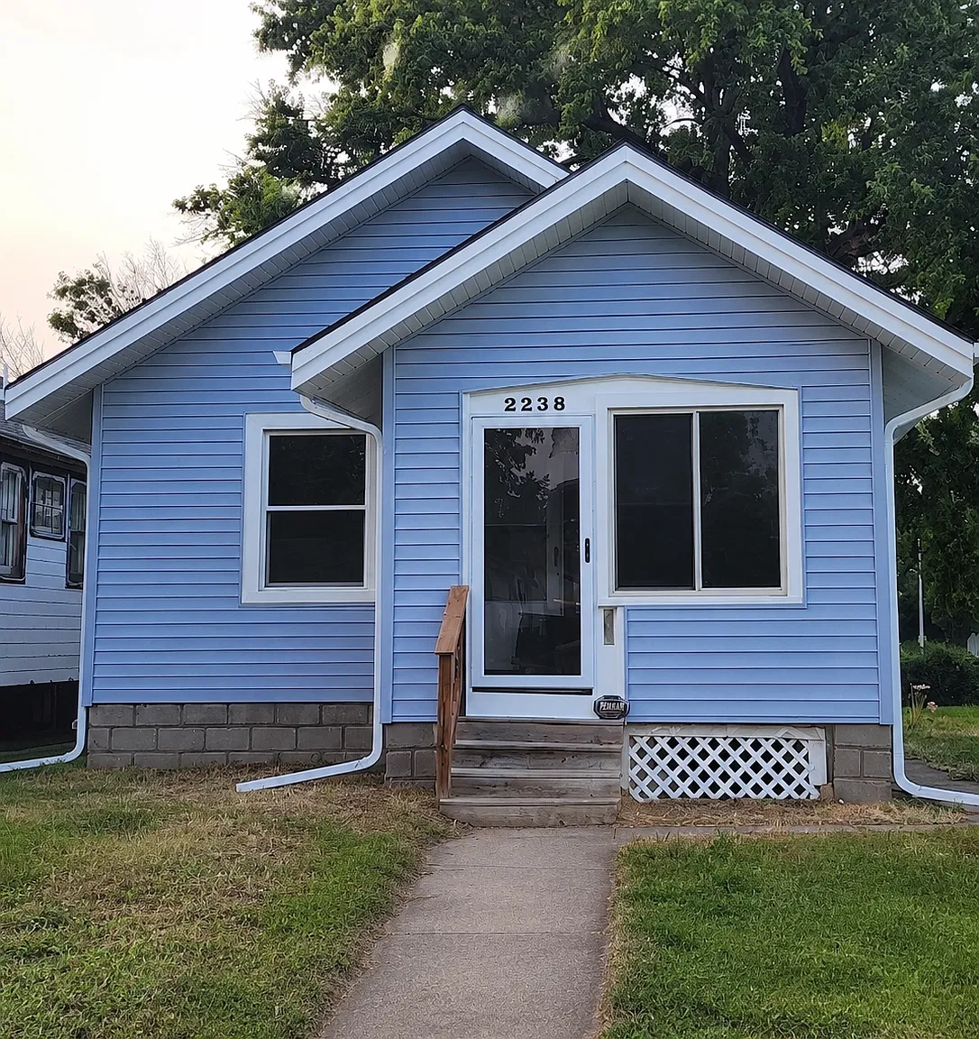 2 bed, 700 sqft, $1,025 — Photo 1