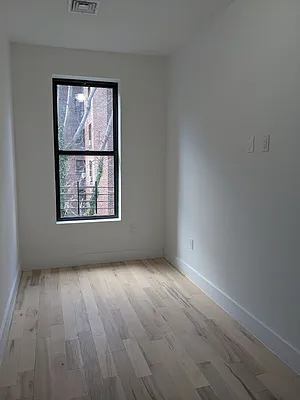 Rented by Bond New York | media 17