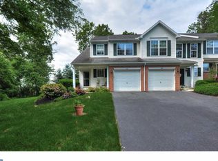 407 Stonebach Ct, Royersford, PA 19468