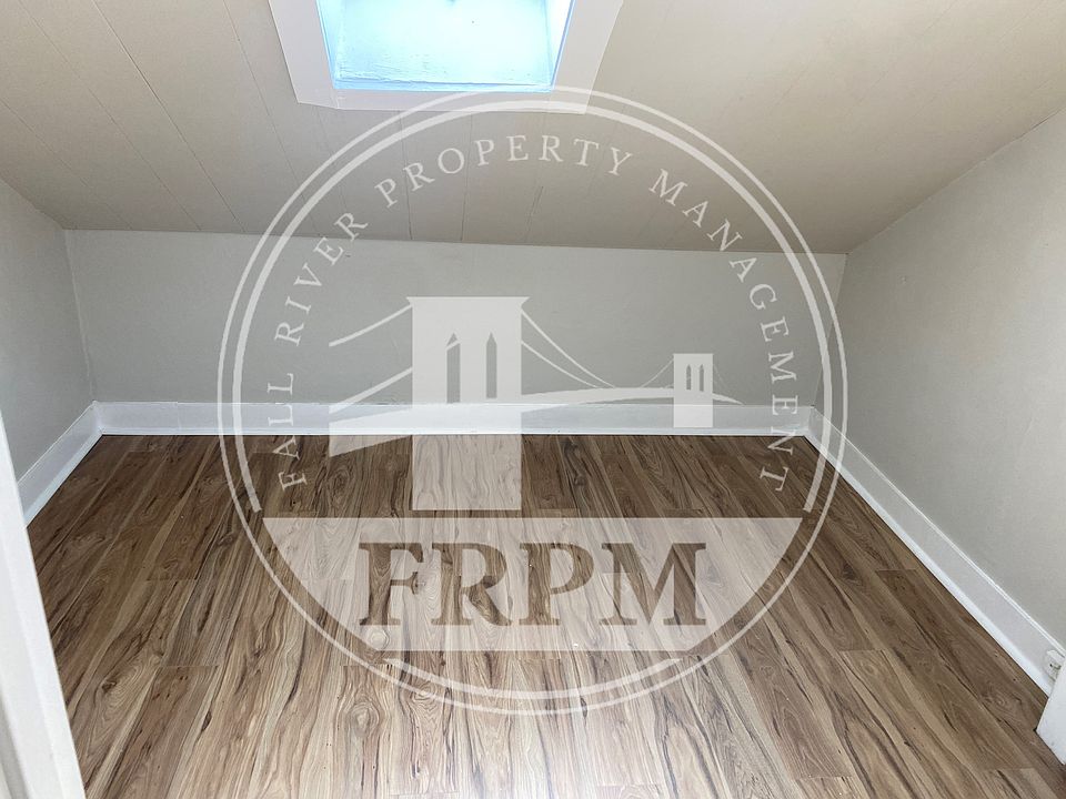 2nd image of 270 4th St APT 11