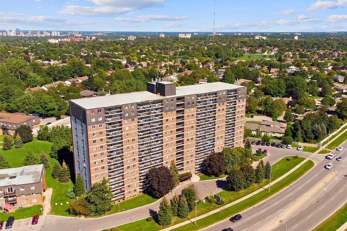 The Westmount — Photo 2