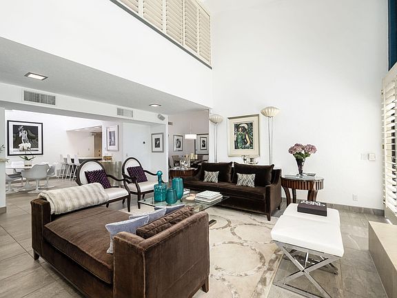 4th image of 225 E La Verne Way