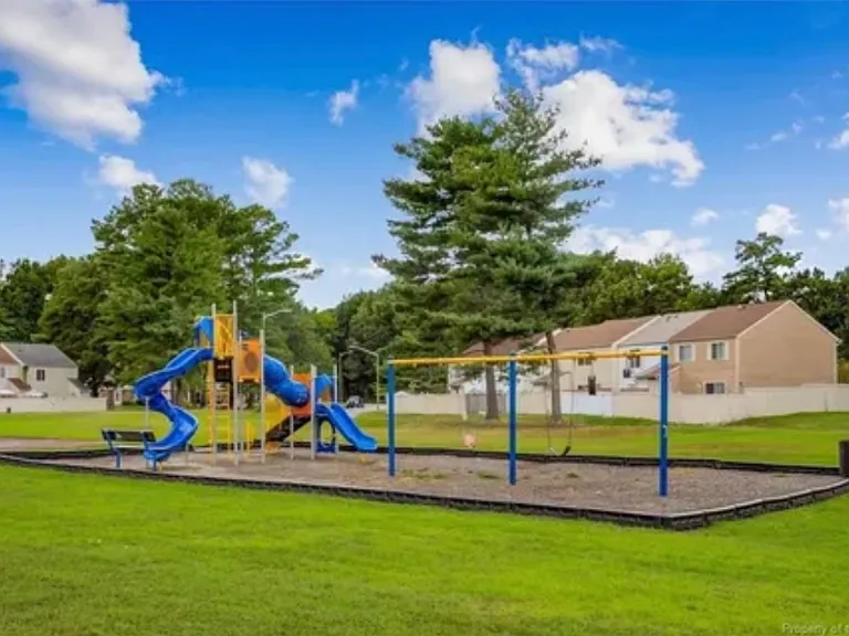 Charter Oak Dr — Photo 10