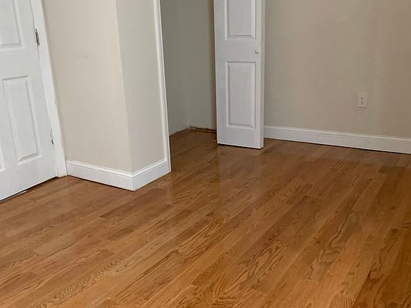 2nd image of 9526 94th St Floor 2