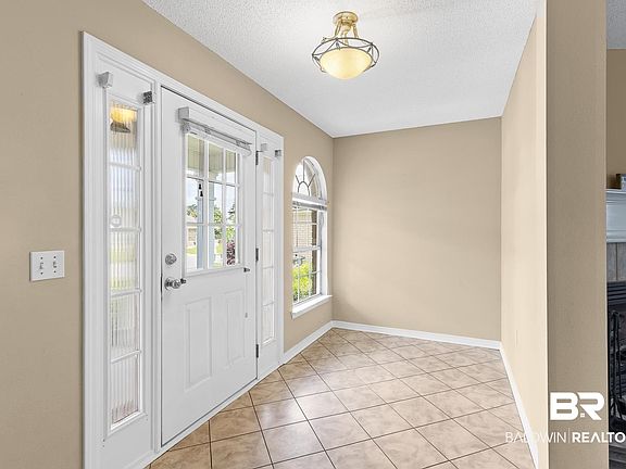 4th image of 22696 Lake South Dr