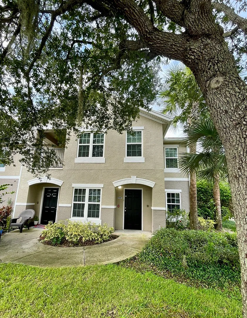 Spacious 2nd Floor - 2 Bed -2 Bath w/ Flex Space & Balcony in Courtney Landings — Photo 2
