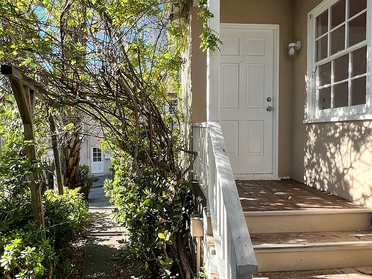 2200 S Coast Hwy #D — Photo 3