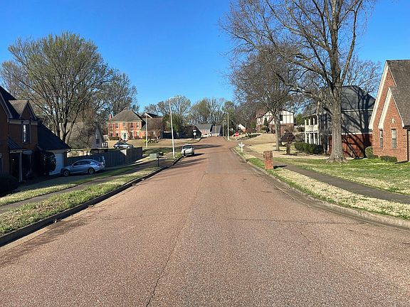 4th image of 6215 Oak Walk Ln