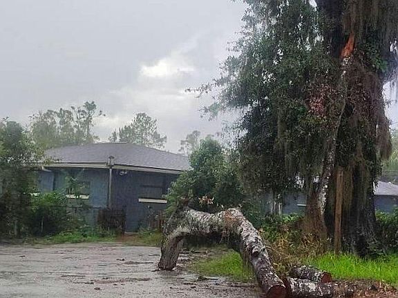 3rd image of 11911 Circle B Rd