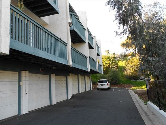  garage +1 parking spot
