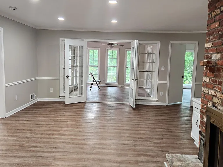 130 Sandy Dr — Photo 6