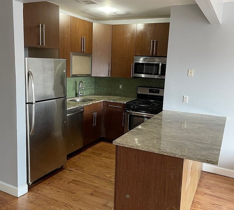 1st image of 2-07 27th Ave #4L